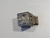 Mercedes-Benz E (W210) 1995-2003 releed Varuosa kood: 0025421719
Lisamärkmed: V23134-A1...