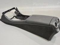 Mercedes-Benz E (W213) Kesk.konsool / käetugi Varuosa kood: A2136801003 9H15
Kere tüüp: Sedaa...