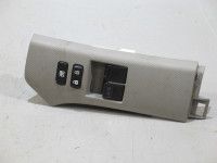 Toyota Yaris Klaasitõstuki lüliti, vasak (esim.) Varuosa kood: 84820-0D200
Kere tüüp: 5-ust luuk...