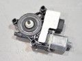 Volkswagen Polo Tagaukse klaasitõstuki mootor, parem Varuosa kood: 5Q0959812D
Kere tüüp: 5-ust luukp...