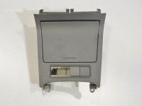 Volkswagen Golf 5 Tuhatoos & sigaretisüütaja Varuosa kood: 1K0857961  9B9
Kere tüüp: 5-ust l...