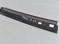 Volkswagen Tiguan Esiukse liist, parem Varuosa kood: 5N0837902B  041
Kere tüüp: Linnam...