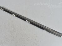 Saab 9-3 Esiklaasi liist, vasak Varuosa kood: 4330031
Kere tüüp: 5-ust luukpära...