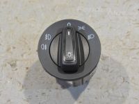 Volkswagen Touran Esitulede lüliti Varuosa kood: 5G0941431BF WZU
Kere tüüp: Mahtun...