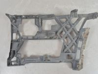 Volkswagen Golf 7 Esipampri kinnitus, parem Varuosa kood: 5G0807724D
Kere tüüp: 5-ust luukp...