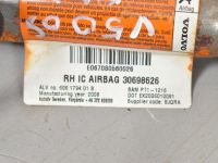 Volvo V50 Turvakardin, parem Varuosa kood: 30642750
Kere tüüp: Universaal
Mo...