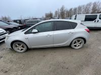 Opel Astra (J) 2011 - Auto varuosadeks