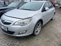 Opel Astra (J) 2011 - Auto varuosadeks